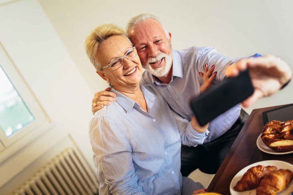 
	Your Guide to Implant-Supported Dentures
 Huntington Beach